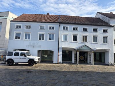 Abreissen oder sanieren? Wohn/Geschäftshaus im Zentrum von DGF