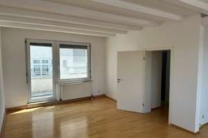 Schöne 3,5-Raum-Penthouse-Wohnung mit EBK und Balkon / Terrasse in Stuttgart – Obere Paulusstr. 105, 70197 Hasenberg, Stuttgart – Vorschaubild 12