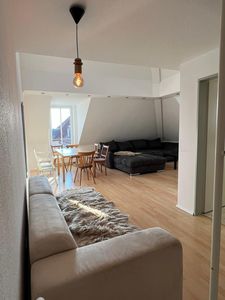 Helle 62 m² Galeriewohnung mit Einbauküche & Stellplatz in Weingarten