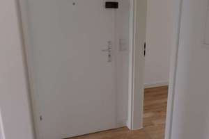 Ehrenfeld! Frisch sanierte 2 Zimmer-Wohnung, 52 qm, Küche, Tageslichtbad und Loggia zum 01.10.2026 – Stammstr. 85, 50823 Ehrenfeld (Ortsteil), Köln – Vorschaubild 2