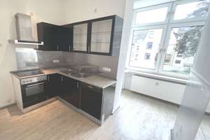 Renovierte 2,5-Zimmer-Wohnung mit Küche u. Wintergarten in Frohnhausen