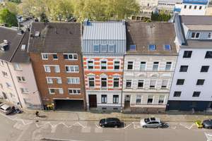 Stilvolle Altbauwohnung mit Charme – Denkmalgeschütztes Wohnen auf ca. 80 m² – Die vollständige Adresse der Immobilie erhältst du vom Anbieter., 41061 Gladbach, Mönchengladbach – Vorschaubild 1