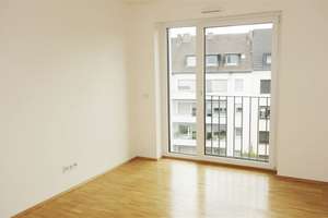 3 Zimmer / Fernblick auf den Abteiberg / Einbauküche, Loggia, Gladbach zentrale Lage – An der Lingenmühle 14, 41061 Gladbach, Mönchengladbach – Vorschaubild 9