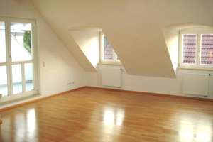 MODERNE WOHNUNG MIT GALERIE,LOGGIA,OFF. KÜCHE,BAD MIT FENSTER IN KL.GEPFLEGTER ANLAGE – Die vollständige Adresse der Immobilie erhältst du vom Anbieter., 80689 Blumenau, München – Vorschaubild 2