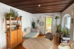Helle 3 Zimmer-Altbauwohnung mit Balkon und schönen Holzdielen und Gartenmitbenutzung! Lange Gasse