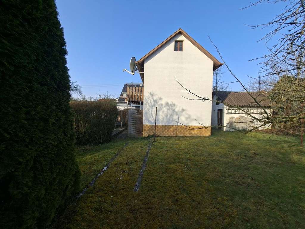 Immobilie in Giengen an der Brenz - Charmantes und kompaktes Einfamilienhaus mit Garten in Burgberg - Bild 3