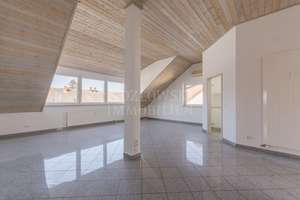 Nähe Spinelli Quartier - Klimatisierte 4-ZKB-Dachwohnung mit EBK und zwei Bädern!