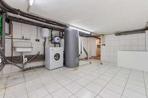 saniertes 3-Familienhaus als sichere Kapitalanlage – Die vollständige Adresse der Immobilie erhältst du vom Anbieter., 50767 Pesch, Köln – Vorschaubild 23