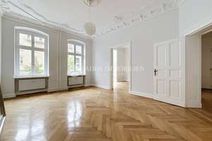 *4-Zimmer-Altbauwohnung mit Balkon, Stuck, Parkett und Einbauküche* – Knesebeckstr. 4, 10623 Charlottenburg, Berlin – Vorschaubild 6