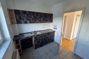 Geräumig & Leerstehend | 4 Zi.-Dachgeschoss-Wohnung+Dachterrasse | ruhiger Lage Enkheim nähe U-Bahn – 60388 Bergen-Enkheim, Frankfurt am Main – Vorschaubild 11