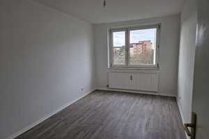 Schicke 3-Zimmer-Wohnung mit Balkon in Porz-Finkenberg – Konrad-Adenauer-Straße 8, 51149 Köln – Vorschaubild 3