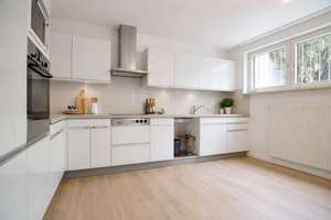 Split-Level-Bungalow mit großzügigem Raumkonzept und sonnigem Garten in ruhiger Lage Trudering – Die vollständige Adresse der Immobilie erhältst du vom Anbieter., 81735 Waldtrudering, München – Vorschaubild 7