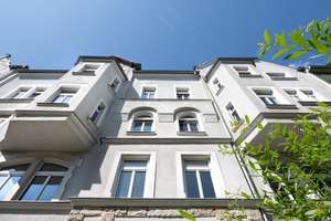 Frisch saniert + mehr Wohnung fürs Geld. /  Freshly renovated + more apartment for your money