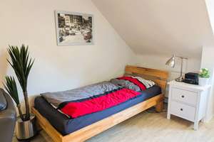🏡 Voll möbliertes All-in-Apartment nahe Siemens Campus Erlangen | 💻Separater Abstell-/Arbeitsraum  – 91058 Bierlach, Erlangen – Vorschaubild 8