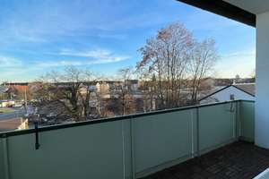 Attraktive 3-ZKB mit Einbauküche und Balkon in Augsburg-Lechhausen – Wallnerstraße 5, 86167 Lechhausen-West, Augsburg – Vorschaubild 1