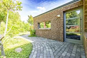 Besondere Immobilie: Winkelbungalow mit PV-Anlage, idyllischem Grundstück, Pavillon und Gartenteich – Die vollständige Adresse der Immobilie erhältst du vom Anbieter., 22547 Lurup, Hamburg – Vorschaubild 7