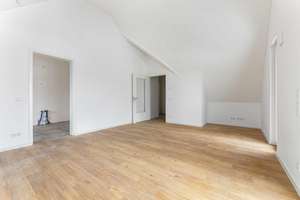Stilvolle Dachgeschosswohnung mit Balkon in begehrter Lage Poppenbüttel – Die vollständige Adresse der Immobilie erhältst du vom Anbieter., 22399 Poppenbüttel, Hamburg – Vorschaubild 9
