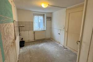 Renovierungsbedürftiges Ein- bis Zweifamilienhaus im Herzen von Lage – Die vollständige Adresse der Immobilie erhältst du vom Anbieter., 32791 Lage – Vorschaubild 9