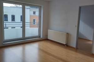Nette Mieter für helle freundliche 2-Raum-Wohnung mit Balkon, EBK und TG-Stellplatz gesucht! – A.- Puschkin- Str. 24, 39108 Stadtfeld Ost, Magdeburg – Vorschaubild 3