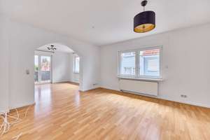 Helle 3,5-Zimmerwohnung mit Balkon in gepflegtem Dreifamilienhaus – Die vollständige Adresse der Immobilie erhältst du vom Anbieter., 64347 Griesheim – Vorschaubild 2