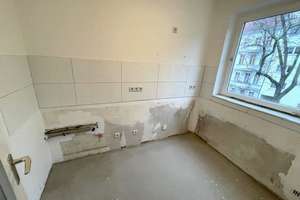 Für Renovierungsfreudig - Kompakte 1-Zimmer Wohnung mit Balkon! – Burgemeisterstr. 11, 12103 Tempelhof, Berlin – Vorschaubild 3