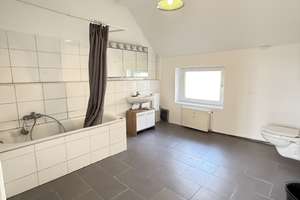 Charmante Altbauwohnung mit Sonne satt – 4 Zimmer in Wuppertal-Elberfeld | WG-geeignet – Uellendahler Str. 6, 42107 Elberfeld, Wuppertal – Vorschaubild 3