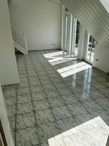 3-Zimmer Maisonette-Wohnung in Rottenburg, Kochecke (ohne EBK), Balkon
