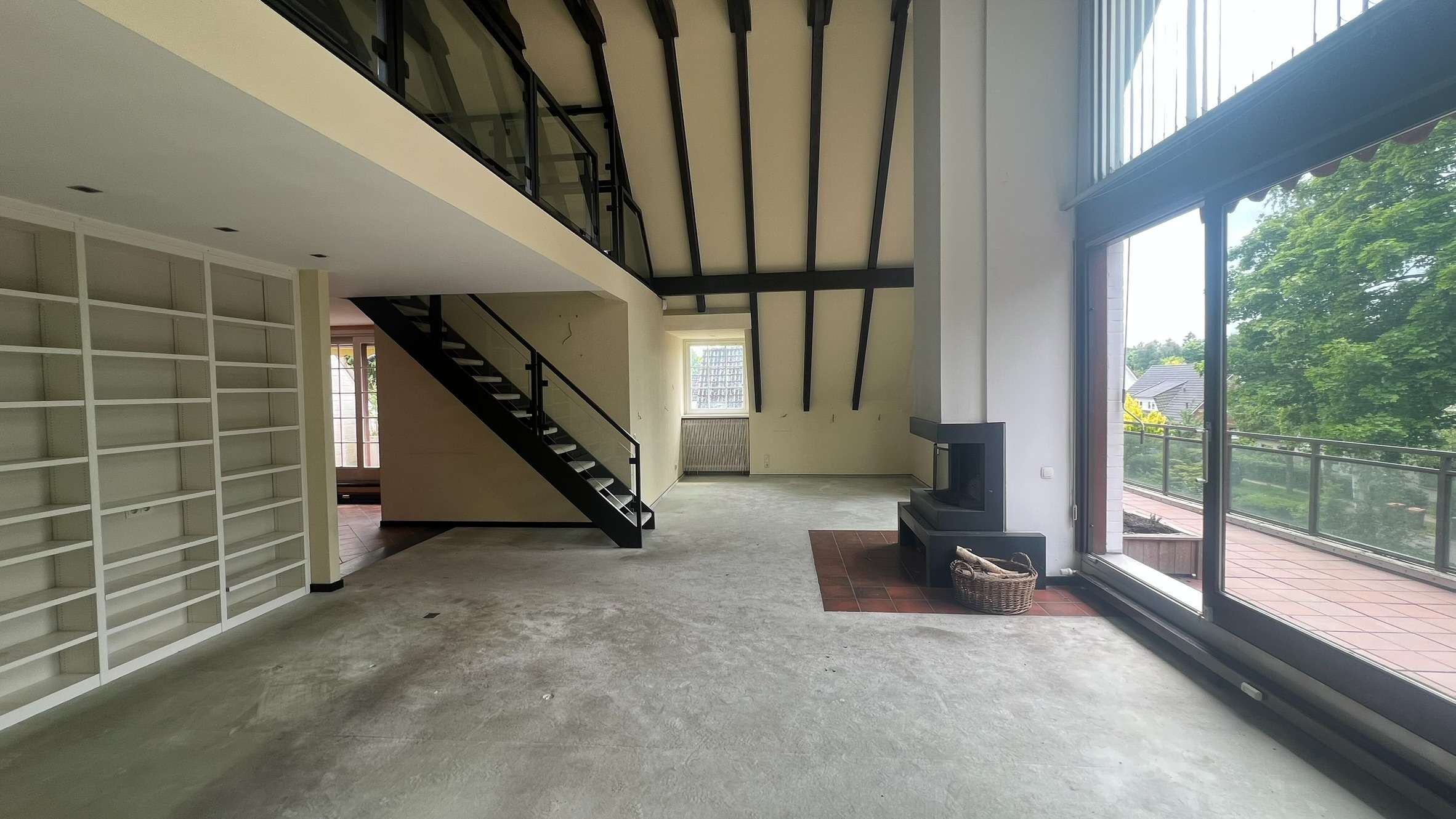 Großzügige 4-Zimmer-Maisonette-Wohnung mit 3 Balkonen in idyllischer Lage, Hamburg – Bild 3