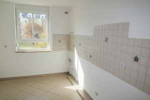 Geräumige 2-Raum mit Terrasse zzgl. Tiefgaragenstellplatz – Henriettenstraße 24, 9112 Kaßberg, Chemnitz – Vorschaubild 3