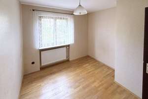 5-ZIMMER-REIHENMITTELHAUS MIT GARAGE UND KLEINEM GARTEN IN RUHIGER LAGE VON ALTDORF – Die vollständige Adresse der Immobilie erhältst du vom Anbieter., 90518 Altdorf bei Nürnberg – Vorschaubild 16