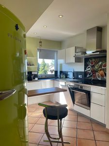 Maisonette-Wohnung mit Balkon mit Waldblick, EBK, Klimaanlage im Dachgeschoss uvm