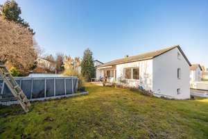 Kurzfristig verfügbar: Einfamilienhaus mit Südgarten und guter Anbindung – Die vollständige Adresse der Immobilie erhältst du vom Anbieter., 84149 Velden – Vorschaubild 1