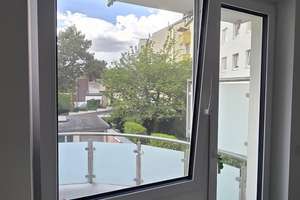 Lichtdurchflutete Wohnung mit 2 Balkonen (Erstbezug nach Komplettsanierung mit Einbauküche)