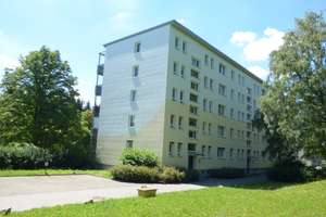 GEMÜTLICHes Pärchen-NEST mit SÜDBALKON und ERZGEBIRGSBLICK im GRÜNen – Röhrsdorfer Straße 18, 9117 Rabenstein, Chemnitz – Vorschaubild 2