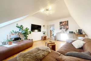 EP ESTATE ! Sonnige 3- Zimmer- Dachgeschoßwohnung in Köln / Widdersdorf – Die vollständige Adresse der Immobilie erhältst du vom Anbieter., 50859 Widdersdorf, Köln – Vorschaubild 1