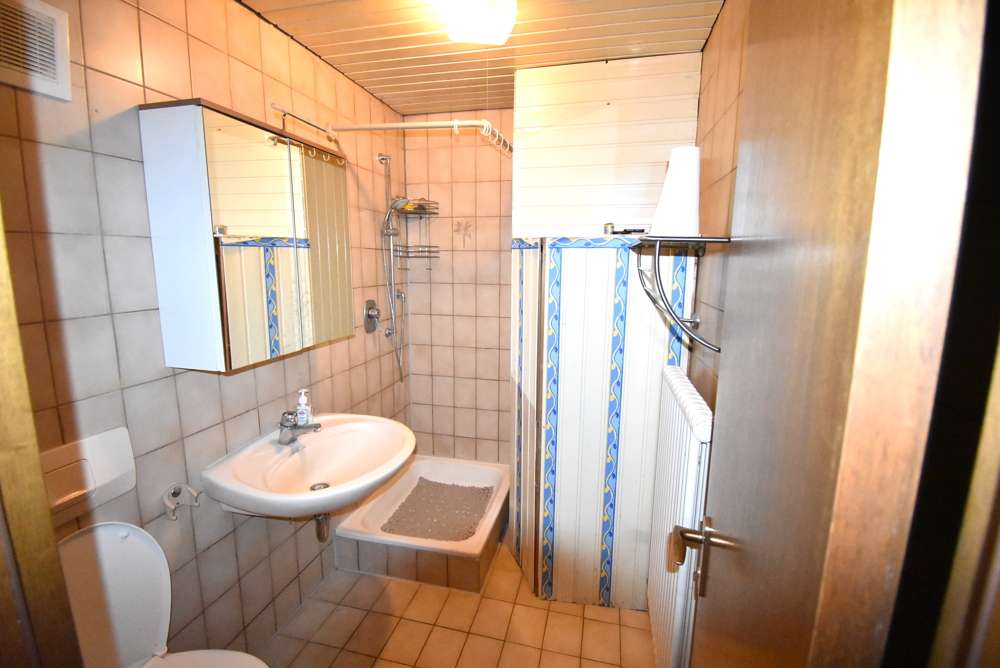 Immobilie in Ehningen - **Großzügige Familienwohnung mit 4,5-Zimmern in der Ortsmitte von Ehningen** - Bild 3