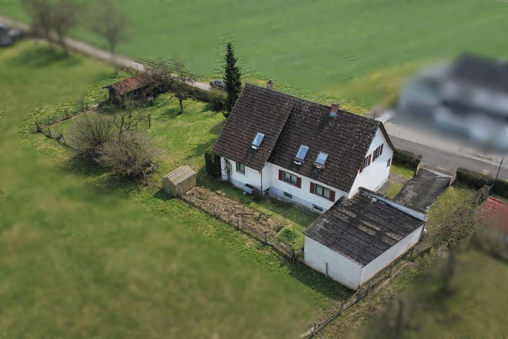 Immobilie in Westerheim - Ländliche Idylle: Wohnhaus mit großem Grundstück und Potenzial zur Erweiterung - Bild 3