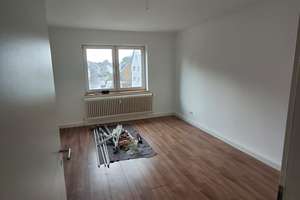 Frisch gestrichene 3 Zimmer Wohnung mit Balkon in Köln-Holweide - 1 Monat Mietfrei