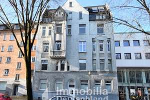 Altbaucharme trifft Moderne: Sanierte Wohnung mit Balkon in zentraler Lage