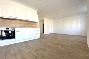 Helle 3-Zi-Whg - EBK - großer Balkon - Stellplätze in Parkhaus