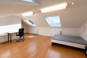 Charmante Doppelhaushälfte mit ausgebautem Dachgeschoss und Südgarten! – Die vollständige Adresse der Immobilie erhältst du vom Anbieter., 80689 Blumenau, München – Vorschaubild 9