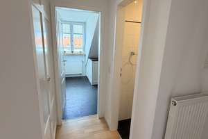 Stilvolle Dachgeschosswohnung mit Balkon und Blick über München – Konstanzer Straße 36, 80809 Am Riesenfeld, München – Vorschaubild 16