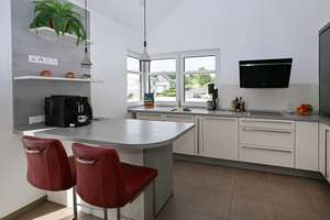 Exklusives Einfamilienhaus mit besonderer Architektur in Fuldatal! – Die vollständige Adresse der Immobilie erhältst du vom Anbieter., 34233 Fuldatal – Vorschaubild 3