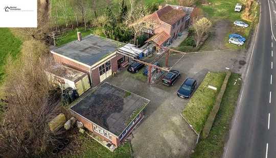 Bild von Einzigartige Gelegenheit für Gewerbe und Wohnen – Zwei-Familien-Haus mit Hallen und Werkstatt