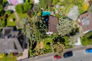 Haus im Bungalow-Stil auf großem Grundstück mit traumhaftem Garten, altem Baumbestand und Pool – Die vollständige Adresse der Immobilie erhältst du vom Anbieter., 55246 Mainz-Kostheim, Wiesbaden – Vorschaubild 1