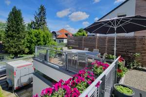 Ruhige Top-Lage nähe S-Bahnhof ***Großzügige Doppelhaushälfte mit Einliegerwohnung (2 Eingänge)*** – Rat-Jung-Straße 7, 82340 Feldafing – Vorschaubild 1