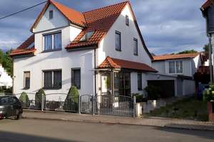Wohnhaus mit großem Nebengebäude (ehem. Tischlerei) in Plaue – Die vollständige Adresse der Immobilie erhältst du vom Anbieter., 99338 Plaue – Vorschaubild 2