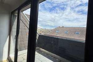 Charmante 2 Zimmer Dachgeschosswohnung mit Küche, Bad, Keller und Balkon – 67063 Nord-Hemshof, Ludwigshafen am Rhein – Vorschaubild 2