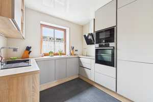 Charmantes Reihenmittelhaus mit Wintergarten, Einliegerwohnung und unverbaubarem Blick in Altdorf – Landshut (Kreis) – Vorschaubild 8