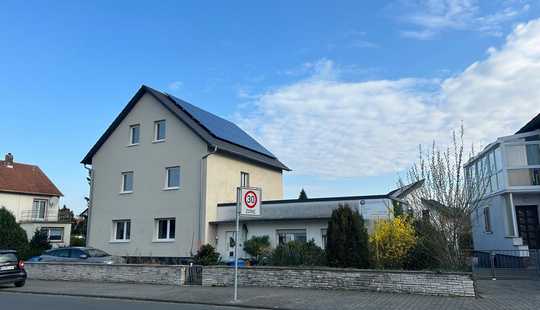 Bild von Exklusive Traumimmobilie: Modernes Haus mit Pool, großem Baugrundstück & hochwertiger Ausstattung